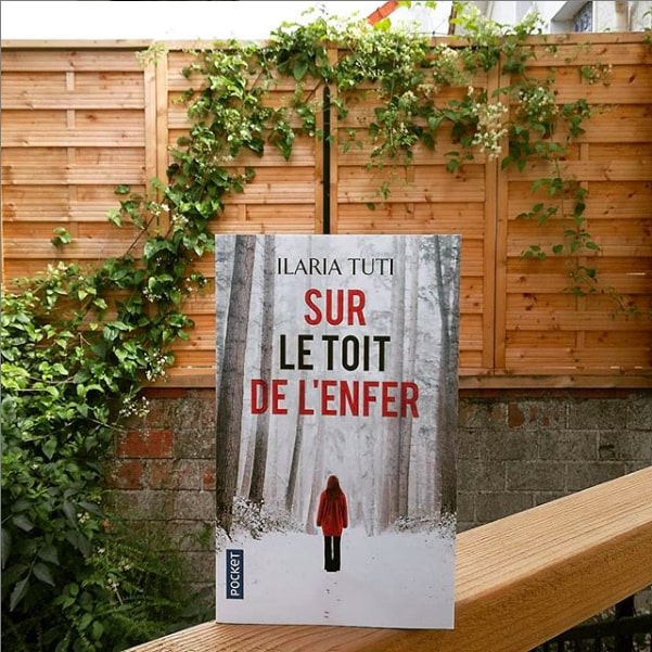 Sur le toit de lâ??enfer - Ilaria Tuti