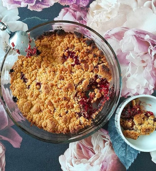 Crumble aux framboises et p?©pites de chocolat 