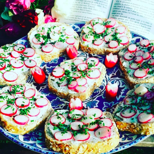 Recette l?©g?¨re de toasts aux radis